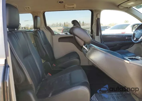 2015 Chrysler Town & Country Touring из США, поврежденный, VIN 2C4RC1BG1FR637251